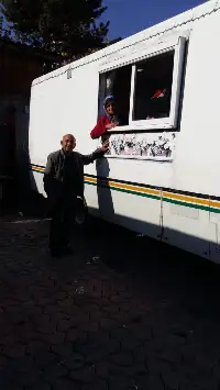 1 yıldır Karavan ile Dolaşan çift
