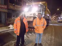 Kar yağışı nedeniyle 14 mahalle yolu ulaşıma kapandı.