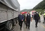 Vali Kaldırım kaza yerinde incelemelerde bulundu