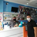 Taraklı Belediyesi esnafa kolonya dağıttı.