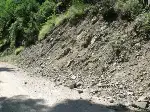 KAYALAR TEHLİKE SAÇIYOR