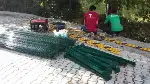 Okul yanında Dere kenarına tel çekildi.