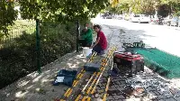 Okul yanında Dere kenarına tel çekildi.