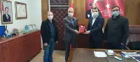 KIZILAY’DAN KAYMAKAM ÖZGÜR KAYA’YA TEŞEKKÜR PLAKETİ