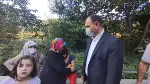 Taraklı'dan dönen Vali Kaldırım, aracından inerek yarılılara yardımcı oldu