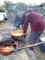 Aksu Mahallesinde Bağ Bozumu. Pekmezler Yapılıyor