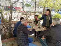 AGD Taraklı’da Gül Dağıttı