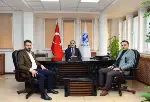 Hacıismailoğlu ve Pilavcı'dan Hayırlı Olsun ZiyaretleriSakarya Üniversitesi Rektörlüğüne atanan Sn. Prof.Dr. Hamza AL’a Kaymakam Halis HACIİSMAİLOĞLU ile başkan Pilavci birlikte hayırlı olsun ziyaretinde bulundu