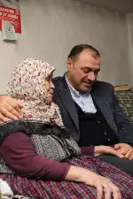 Vali Çetin Oktay Kaldırım'dan Yaşlı Teyze'ye ziyaret