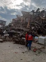 Enkaz altından sağ çıktığı söyleniyor Ama…