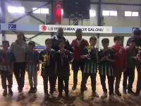 Taraklı Ortaokulu Küçük Erkekler Masa Tenisi takımı 3.oldu