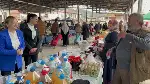 İYİ Parti Sakarya Milletvekili adayı Arzu Akçalışkan Taraklı’da pazar esnafını ziyaret etti