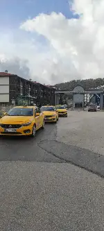 Yeni Taksi Durağı ve Lüks Taksiler Hizmette