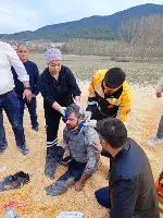 Mısır yüklü tır şarampole girdi