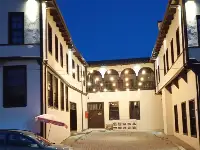 İhtişamlı Duruşuyla Taraklı Öğretmenevi Işıklandırıldı