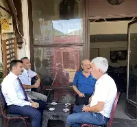 Kaymakam Serttaş Vatandaşlarla beraber.