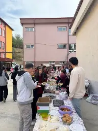 Taraklı İmam Hatip Ortaokulu’ndan “ÇEDES Gazze İçin Seferber” Kermesi
