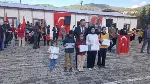 Dereceye giren öğrencilere ödülleri, verildi.
