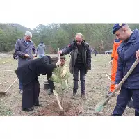 Kaymakam Tunalı Öğrencilerle Omuz Omuza Verip Ağaç Dikti