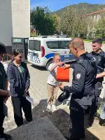 Taraklı İmam Hatip Ortaokulu Öğrencilerinden Emniyet Amirliğine 23 Nisan Ziyareti
