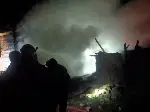 Taraklı'da Dehşet Yangın! Eski Ev Küle Döndü!