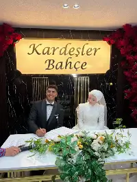 Şüheda Çelikpençe ve Furkan Özbostan Dünyaevine Girdi