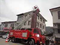 Çatıda Mahsur Kalan Kedi Kurtarıldı