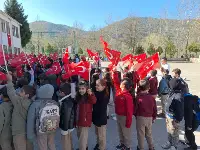 Okul Bahçelerinde Bayrak Coşkusu