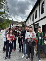 Taraklı Sokaklarında Güller Açtı