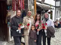 Taraklı Sokaklarında Güller Açtı