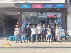 Eski futbolcu, AK Parti MKYK Üyesi Mesut Özil,Taraklı’da ziyaretlerde bulundu