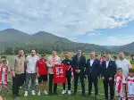 Eski futbolcu, AK Parti MKYK Üyesi Mesut Özil,Taraklı’da ziyaretlerde bulundu